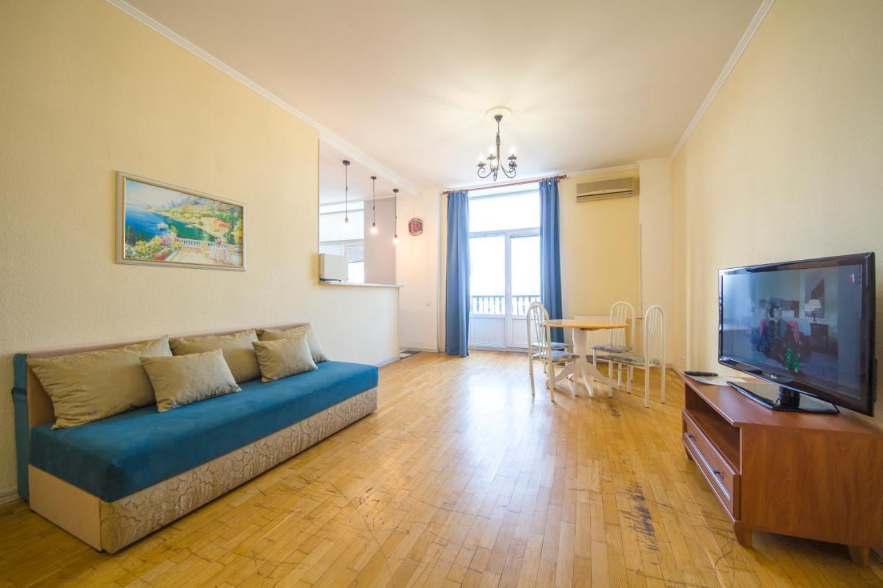 Apartment On Khreschatyk