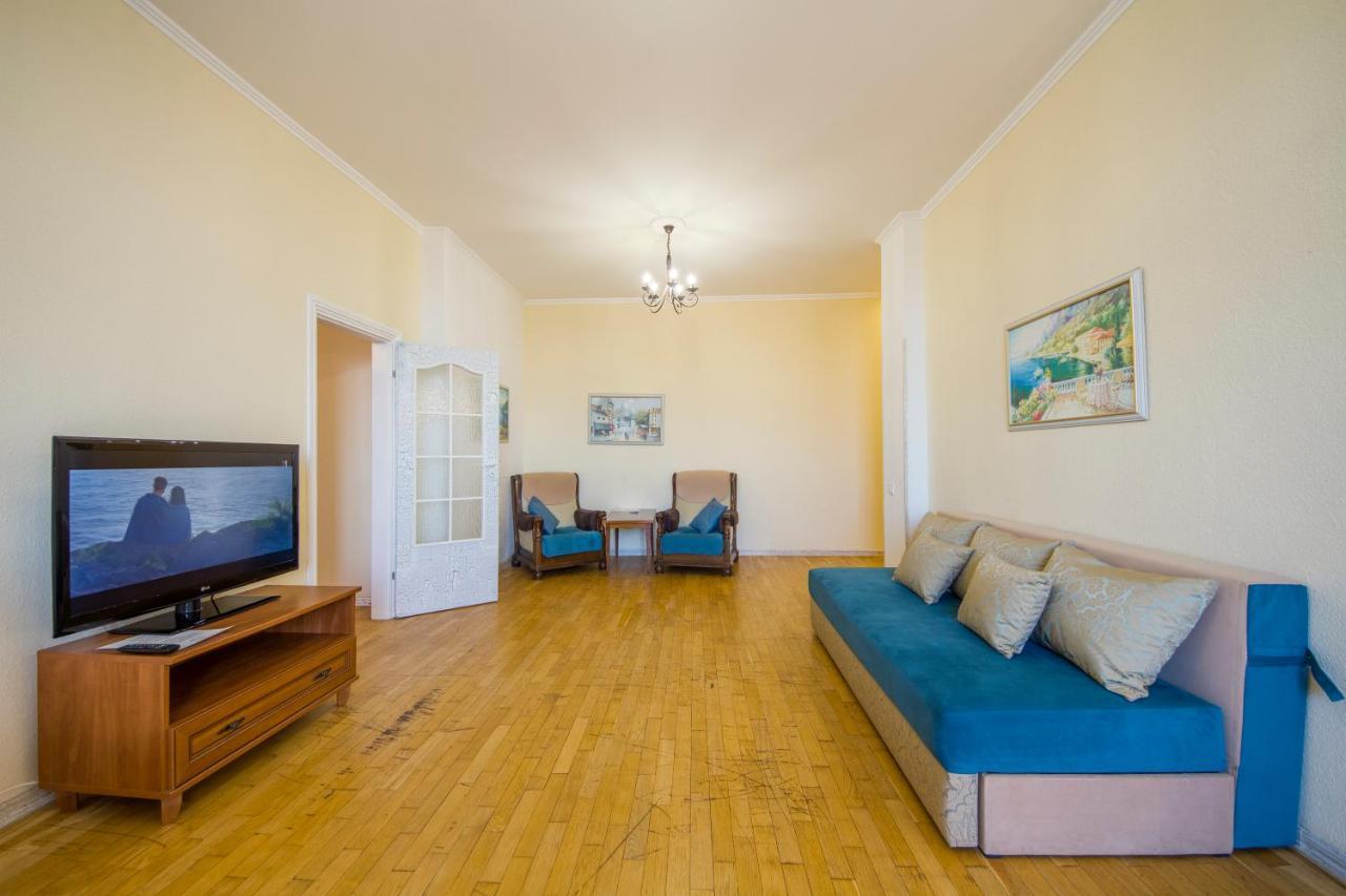 Apartment With Jacuzzi And View On Khreschatyk