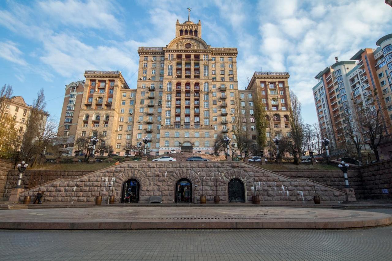 With Jacuzzi And View On Khreschatyk Apartment *