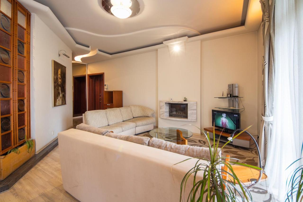 Apartment With Jacuzzi And View On Khreschatyk