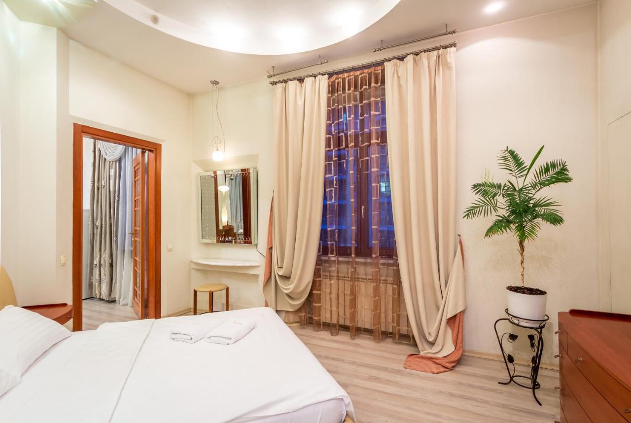 Apartment With Jacuzzi And View On Khreschatyk